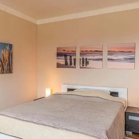 Haus Mit Sauna Und Whirlpool Tatil Evi Friedrichskoog